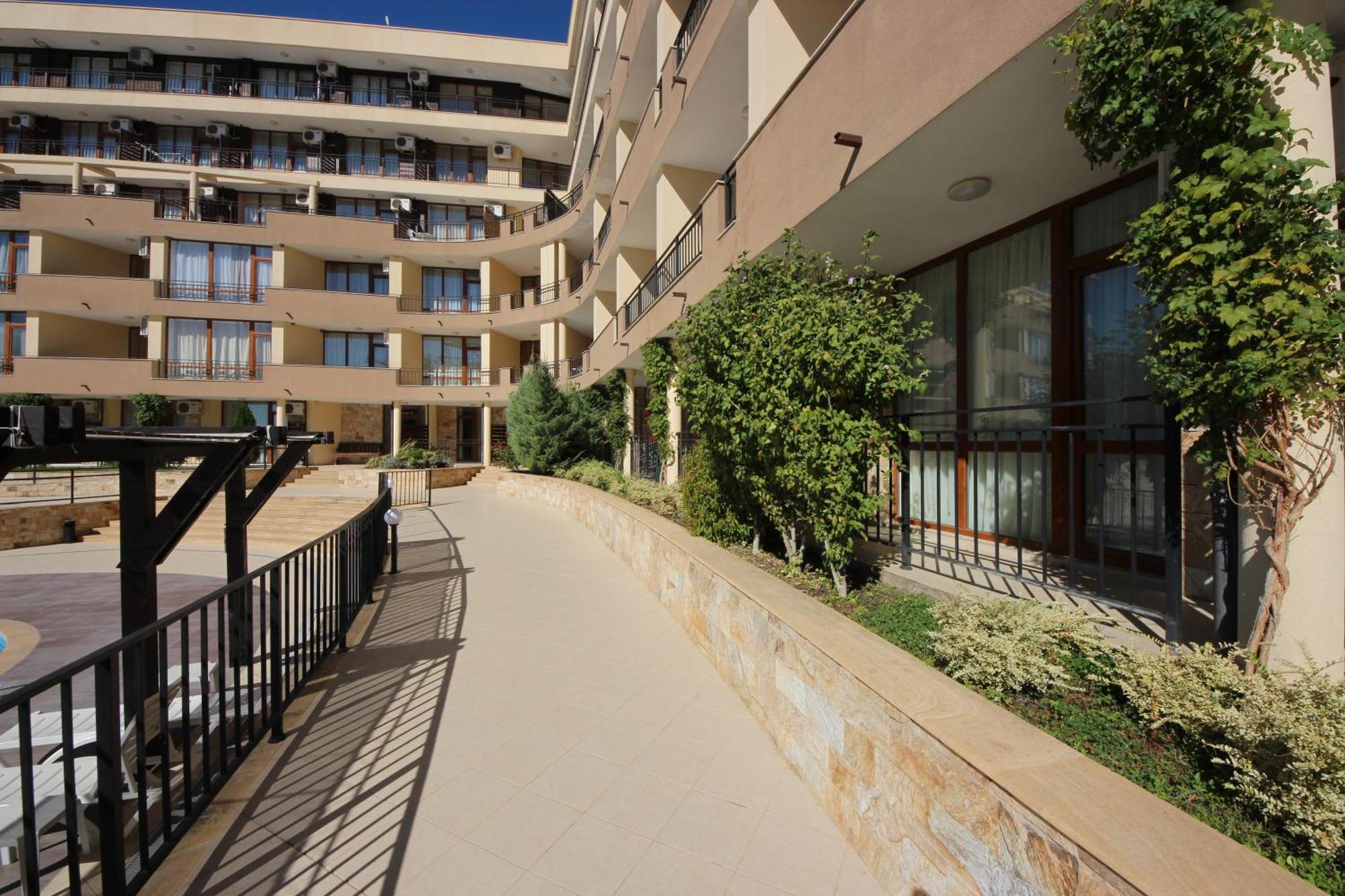 Menada Luxor Apartments Święty Włas Zewnętrze zdjęcie